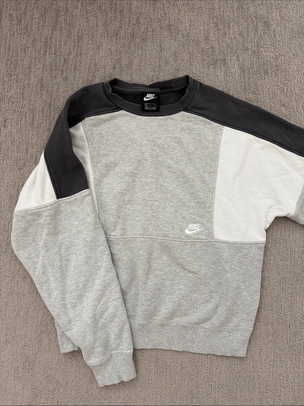 Nike Men’s Colorblock Crewneck Sweatshirt - Grey/Black/White size S